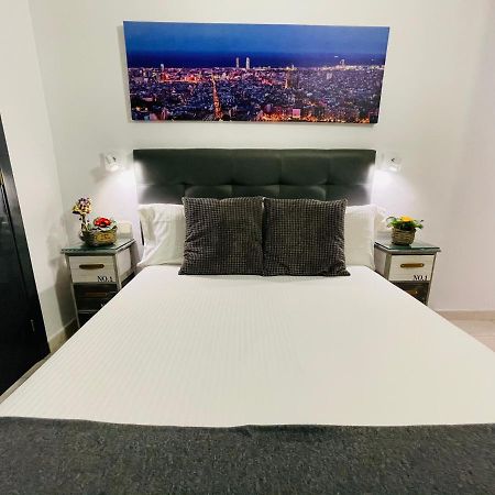 Hostal Lleida Barcelona Luaran gambar