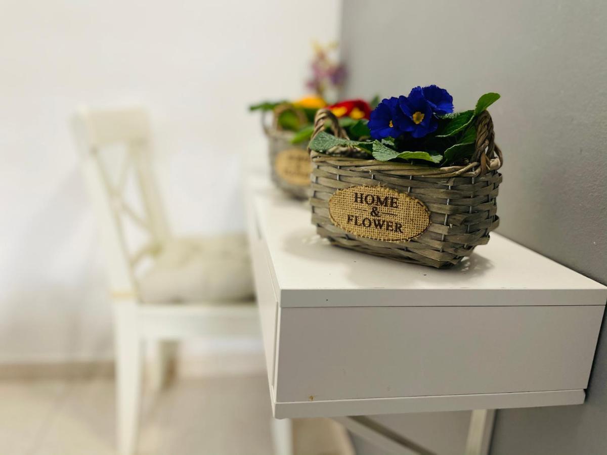 Hostal Lleida Barcelona Luaran gambar