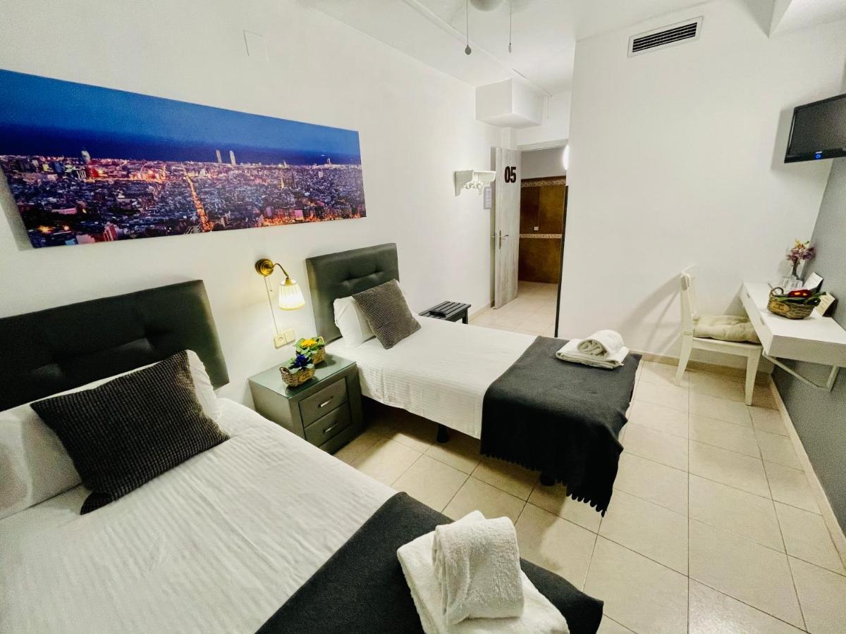 Hostal Lleida Barcelona Luaran gambar