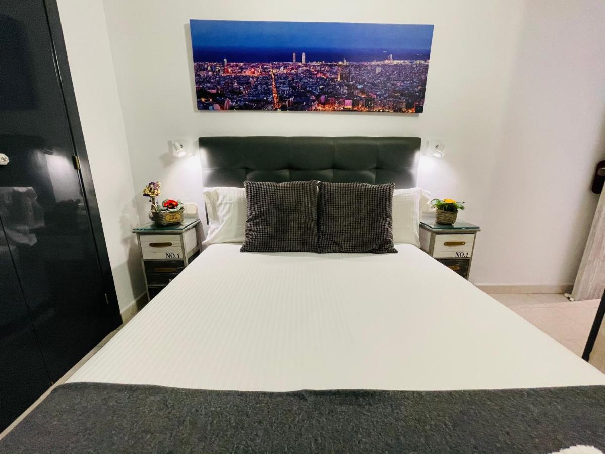 Hostal Lleida Barcelona Luaran gambar