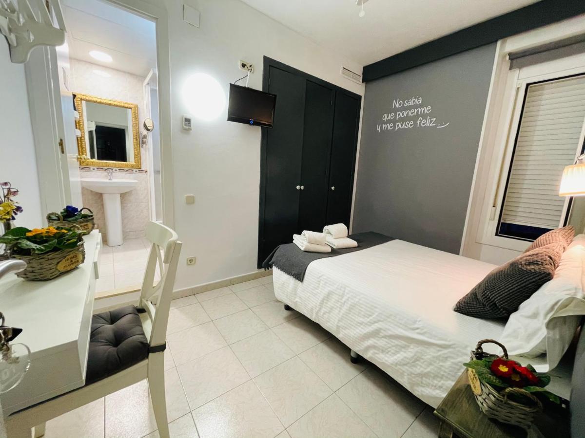 Hostal Lleida Barcelona Luaran gambar