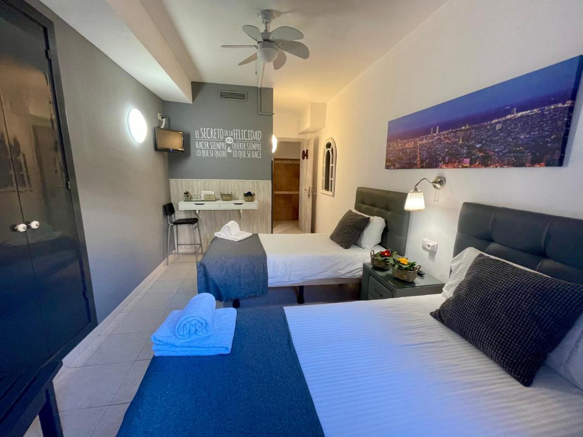Hostal Lleida Barcelona Luaran gambar