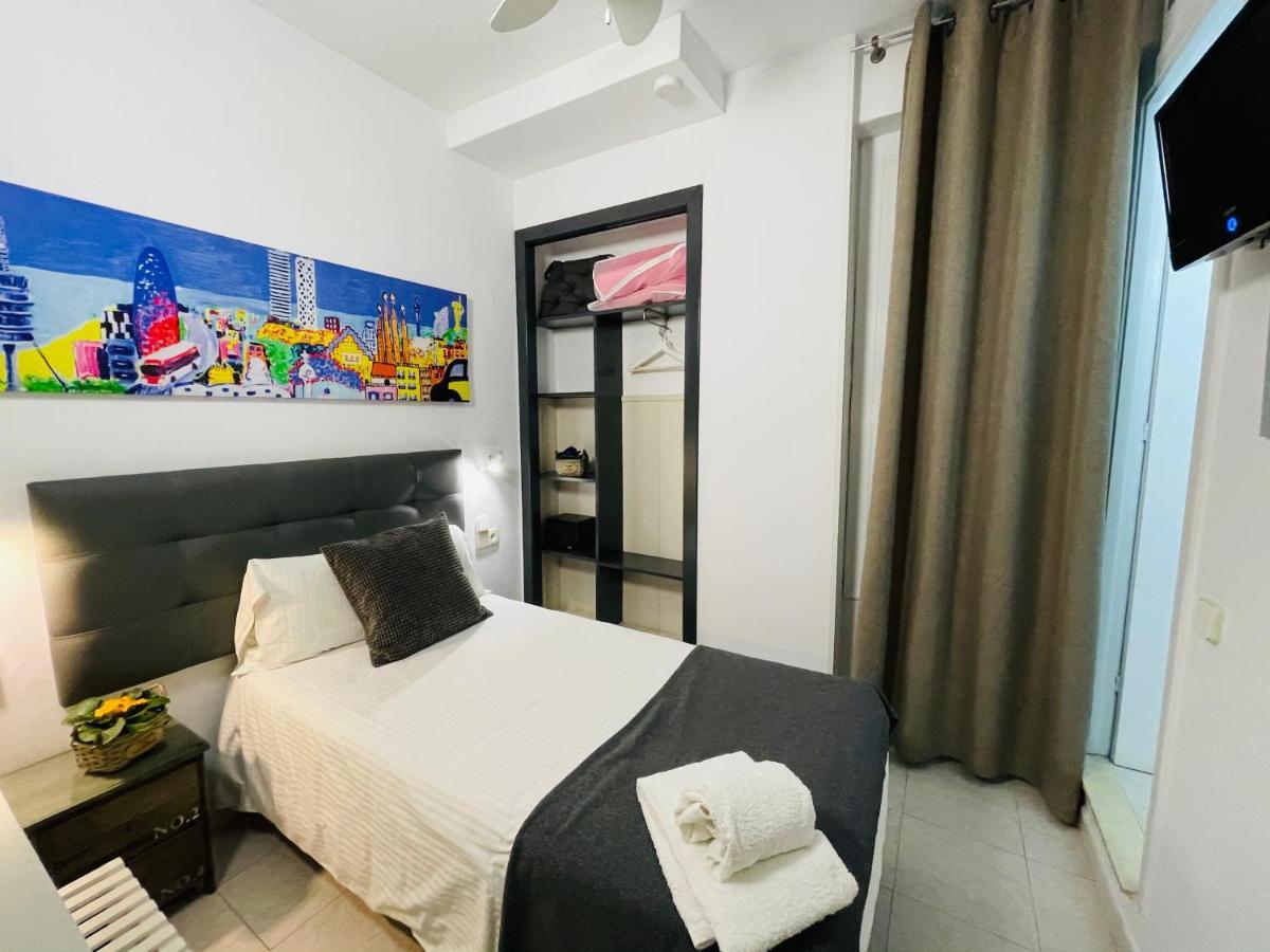 Hostal Lleida Barcelona Luaran gambar