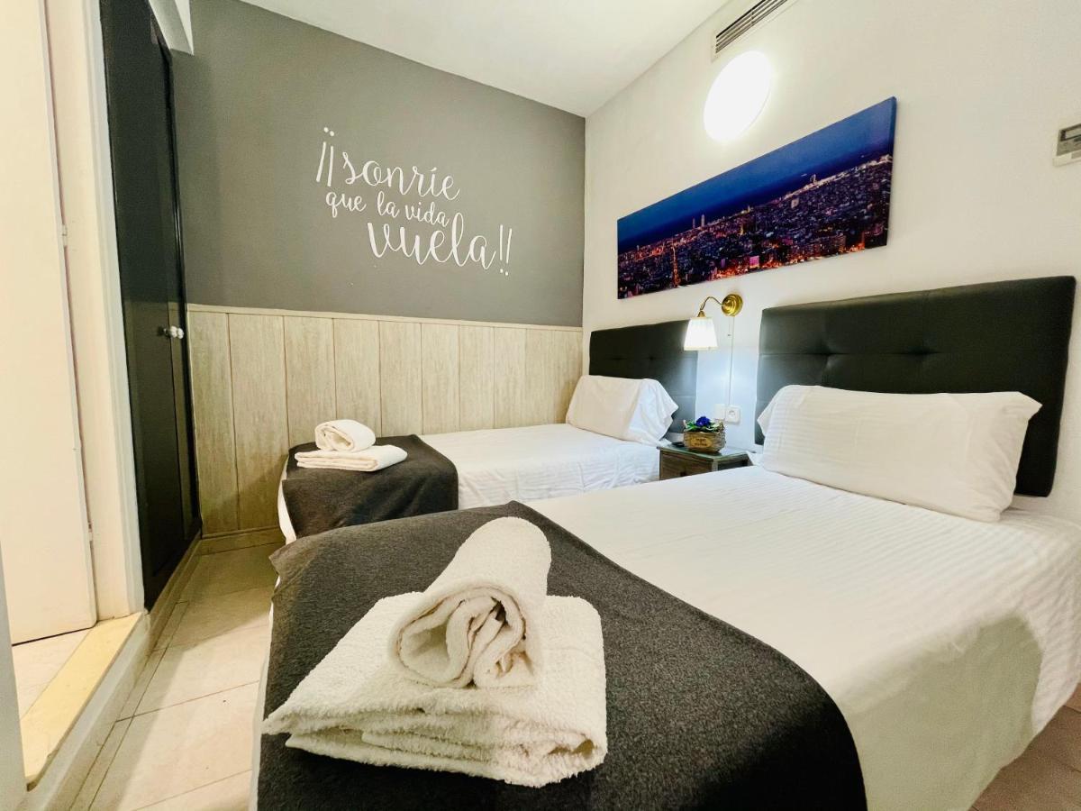 Hostal Lleida Barcelona Luaran gambar