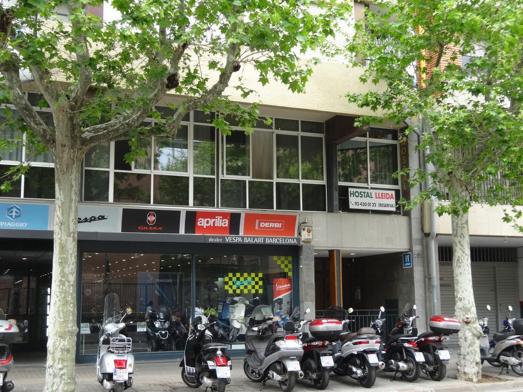Hostal Lleida Barcelona Luaran gambar