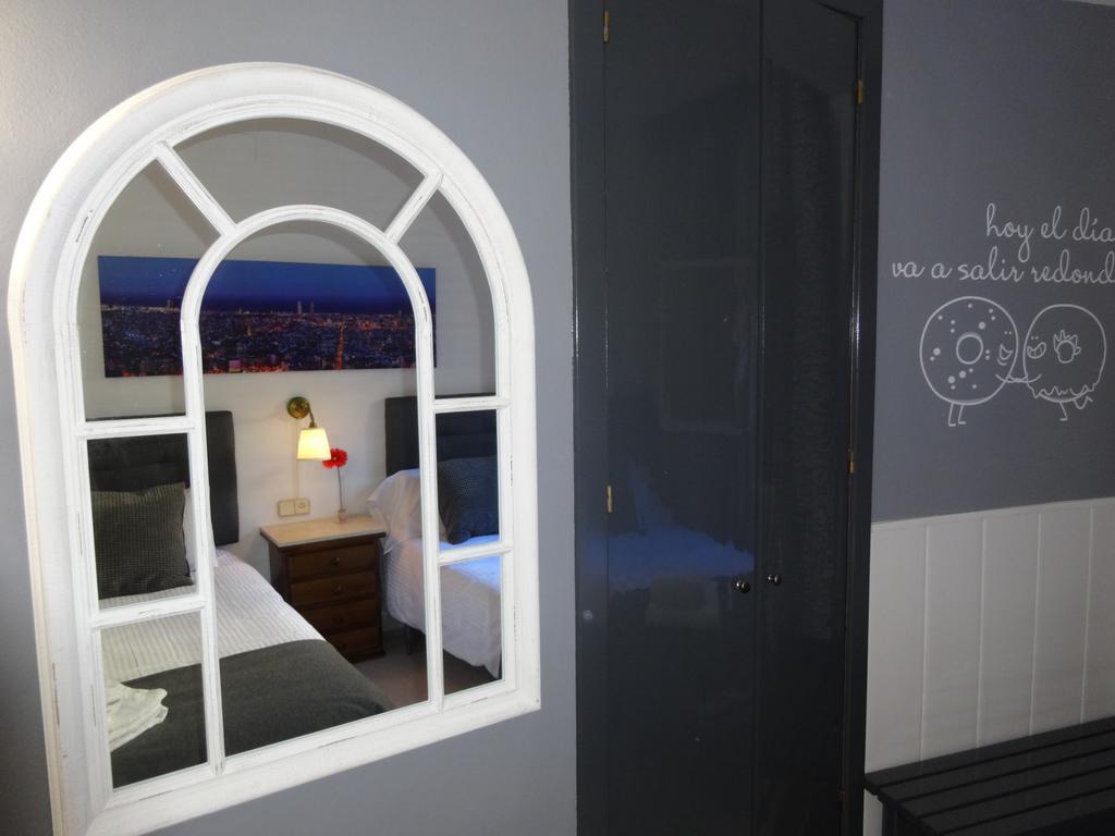Hostal Lleida Barcelona Luaran gambar