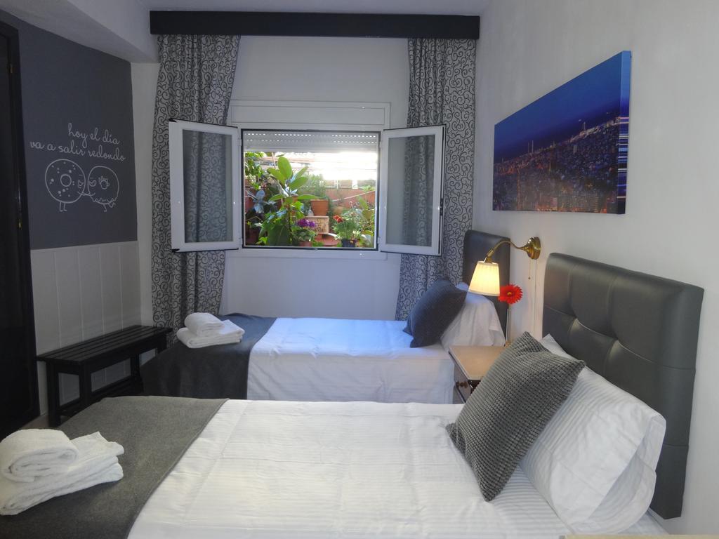 Hostal Lleida Barcelona Luaran gambar