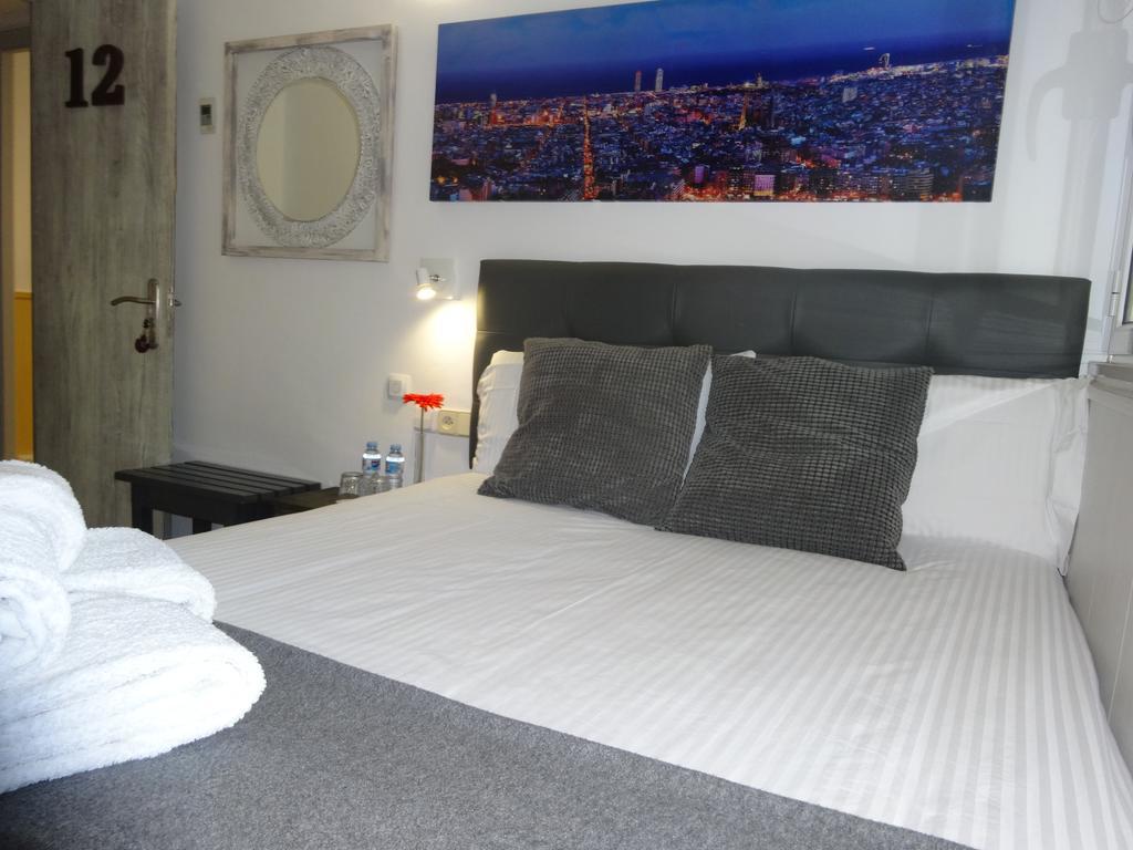 Hostal Lleida Barcelona Luaran gambar