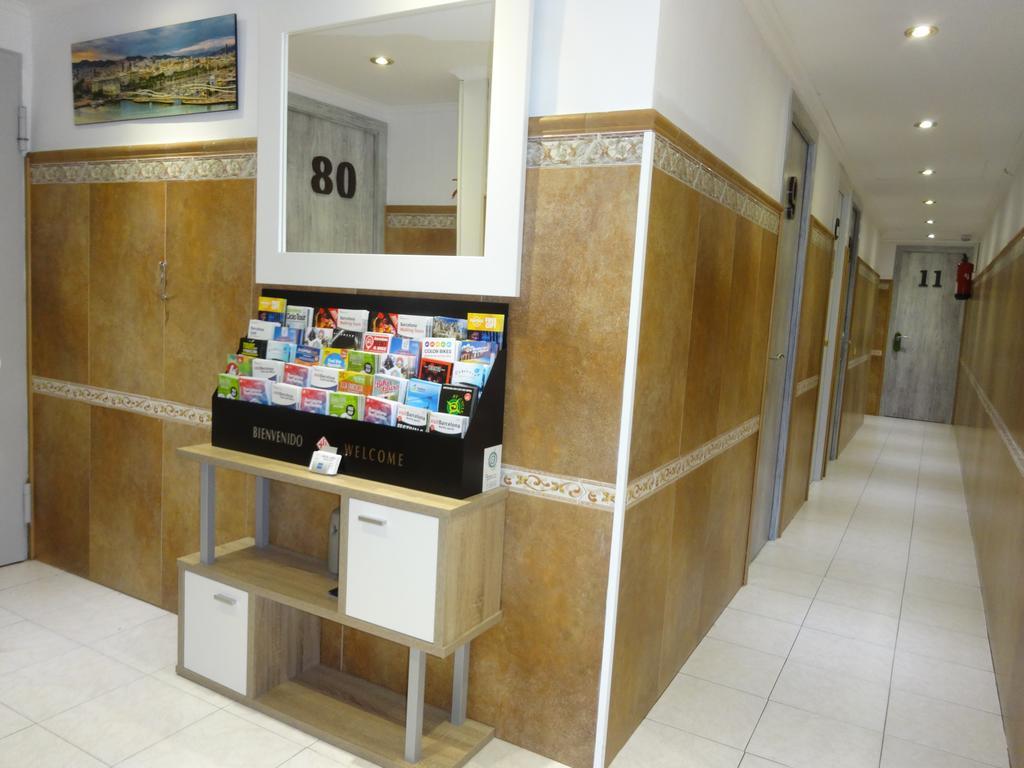 Hostal Lleida Barcelona Luaran gambar
