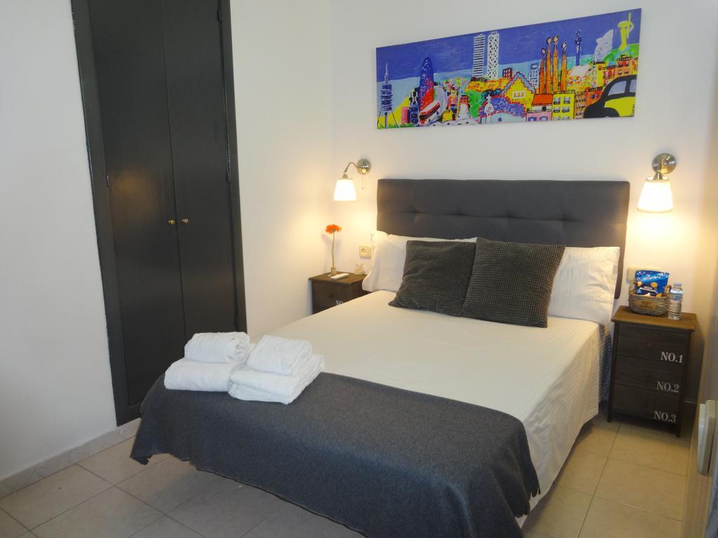 Hostal Lleida Barcelona Luaran gambar