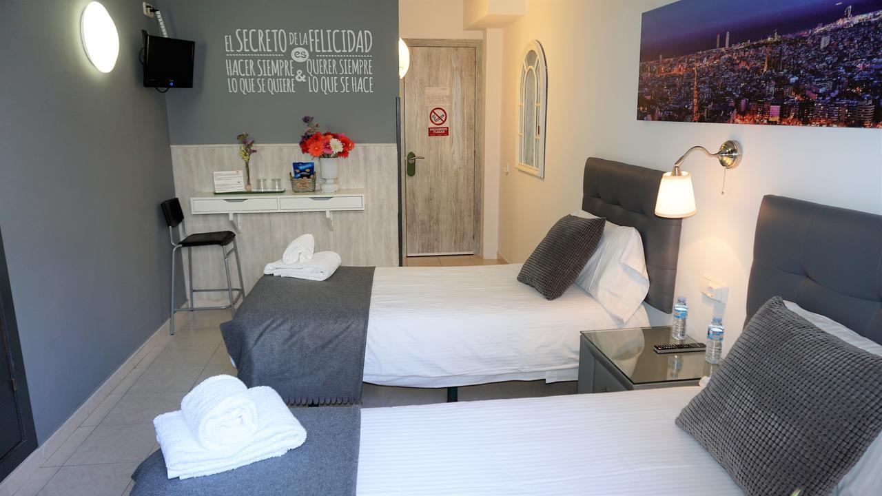 Hostal Lleida Barcelona Luaran gambar