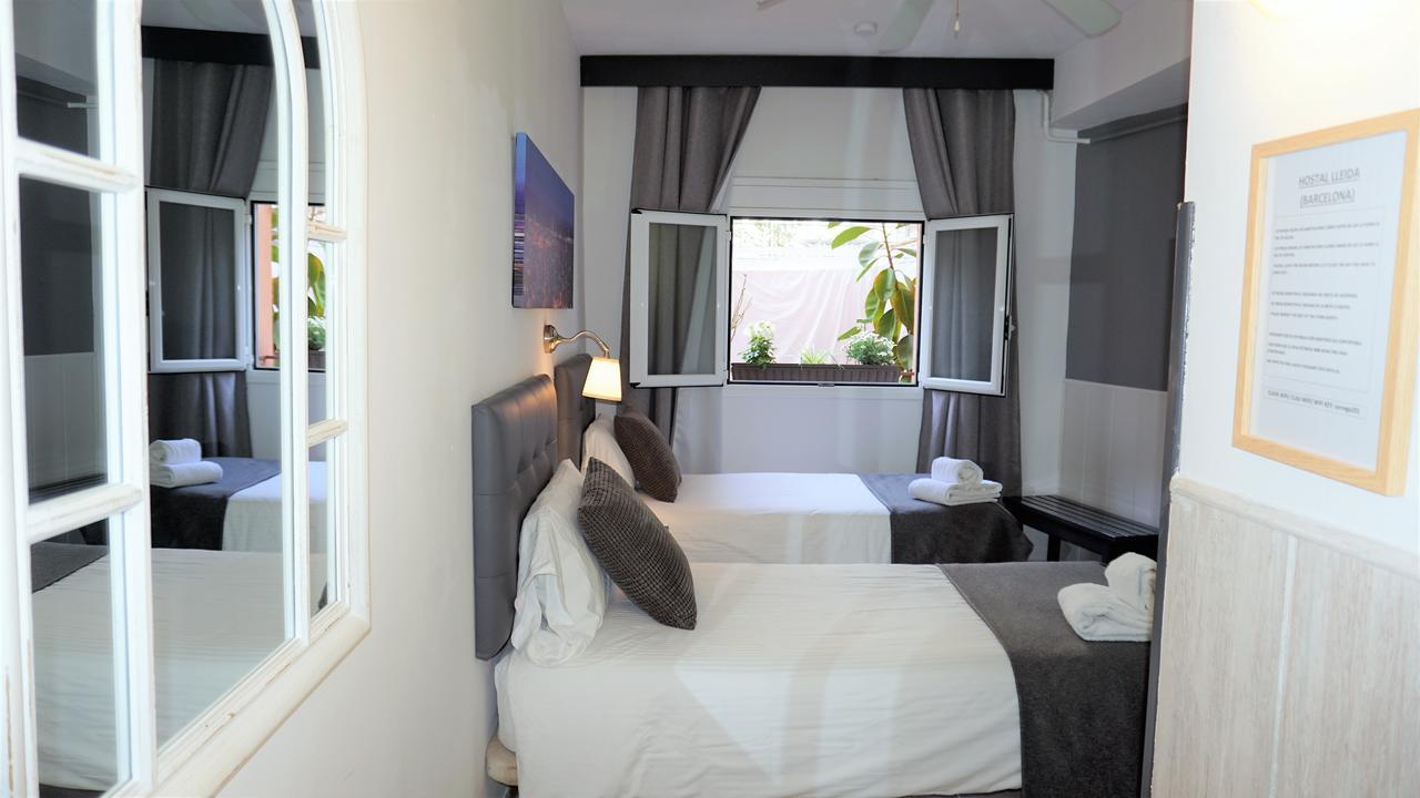 Hostal Lleida Barcelona Luaran gambar