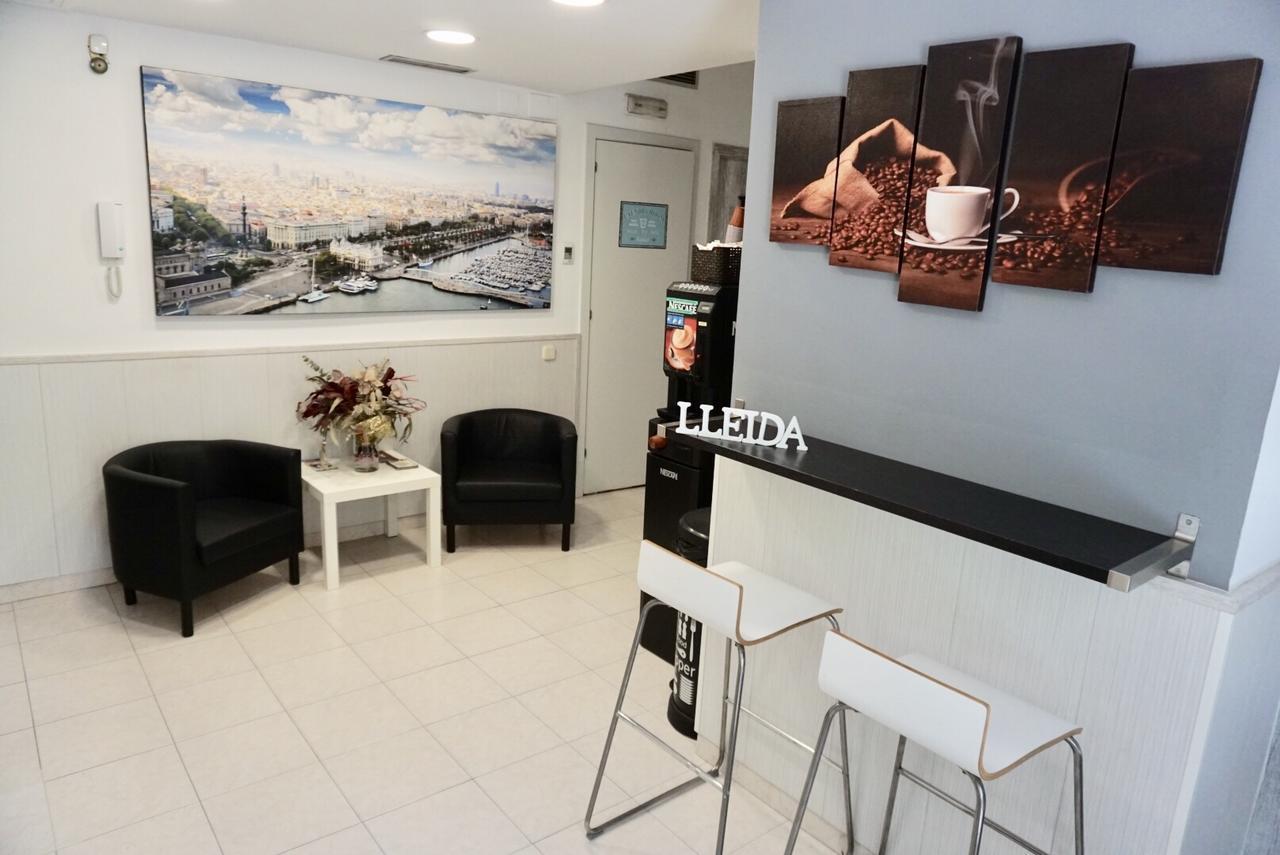 Hostal Lleida Barcelona Luaran gambar