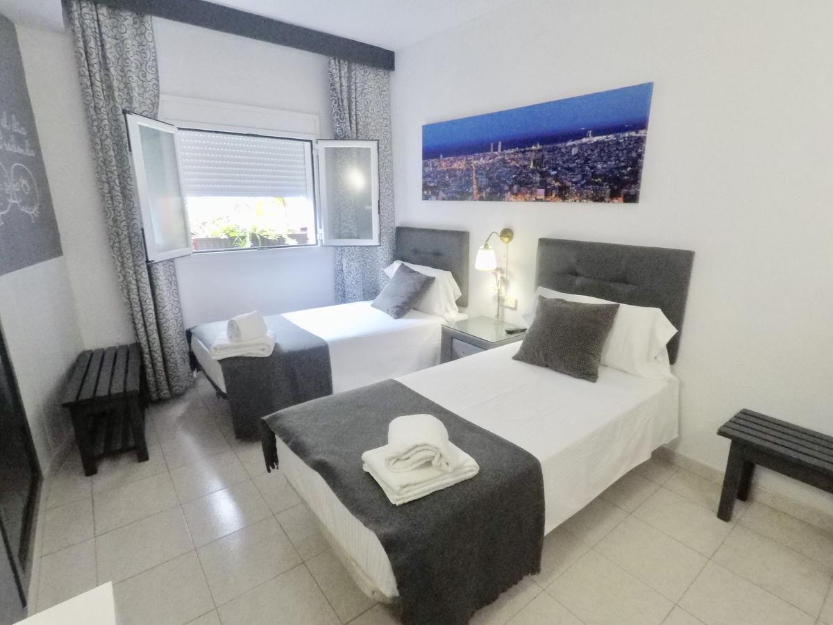 Hostal Lleida Barcelona Luaran gambar