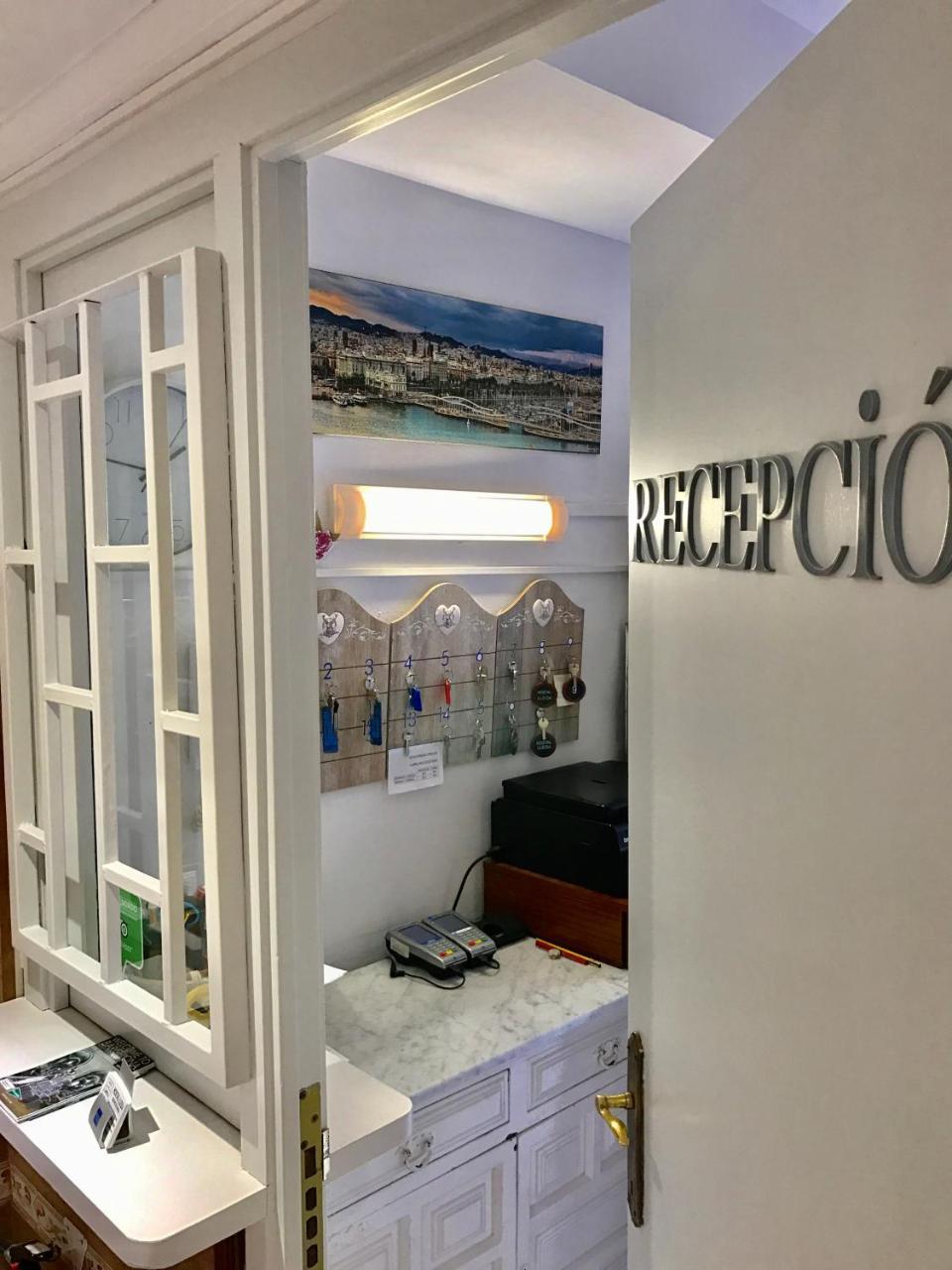 Hostal Lleida Barcelona Luaran gambar